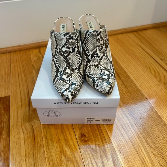 Steve Madden snake print heeled mule - Picture 3 of 6